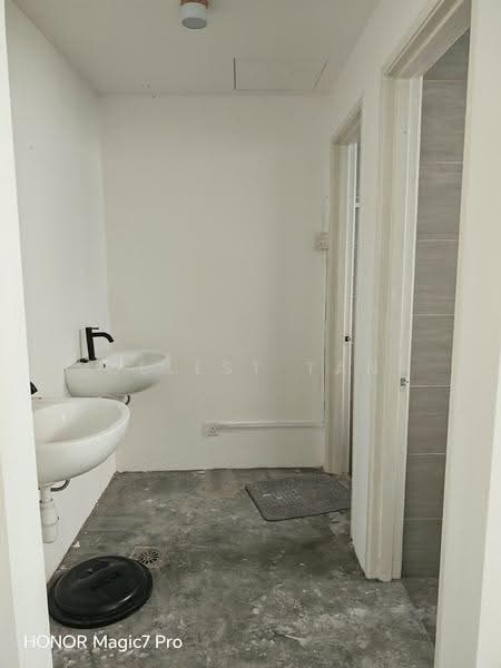 Kedai / Pejabat untuk Disewa di Taman Damansara Aliff (Tampoi) - Celest Tan - Bathroom - PropertyGuru.com.my