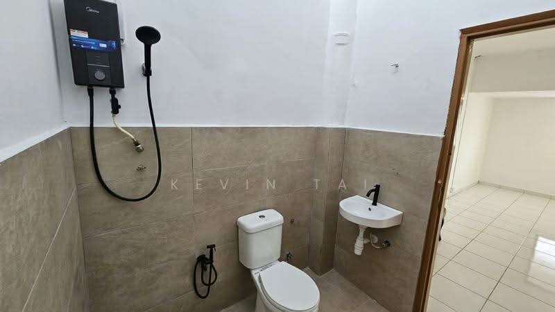 Rumah Teres 2-Tingkat untuk Disewa di SS12 (Subang Jaya) - KEVIN TAI - Bathroom - PropertyGuru.com.my