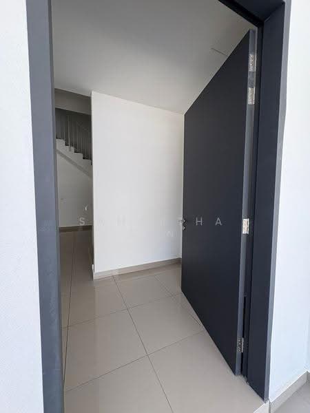 2-storey Terraced House for Sale in Rawang (Selangor) - Samantha Sun - Entrance - PropertyGuru.com.my