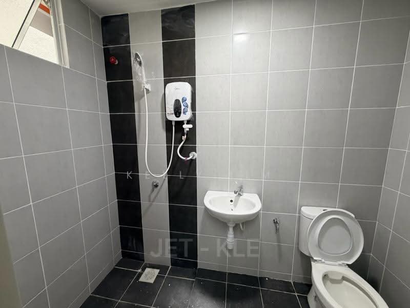 Rumah Flat untuk Disewa di Idaman Cahaya 2 - Kelly Lim - Bathroom - PropertyGuru.com.my