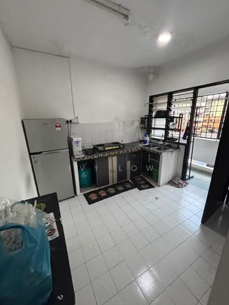 Pangsapuri untuk Disewa di Lily & Jasmine Apartment - Ivy Low - Kitchen - PropertyGuru.com.my