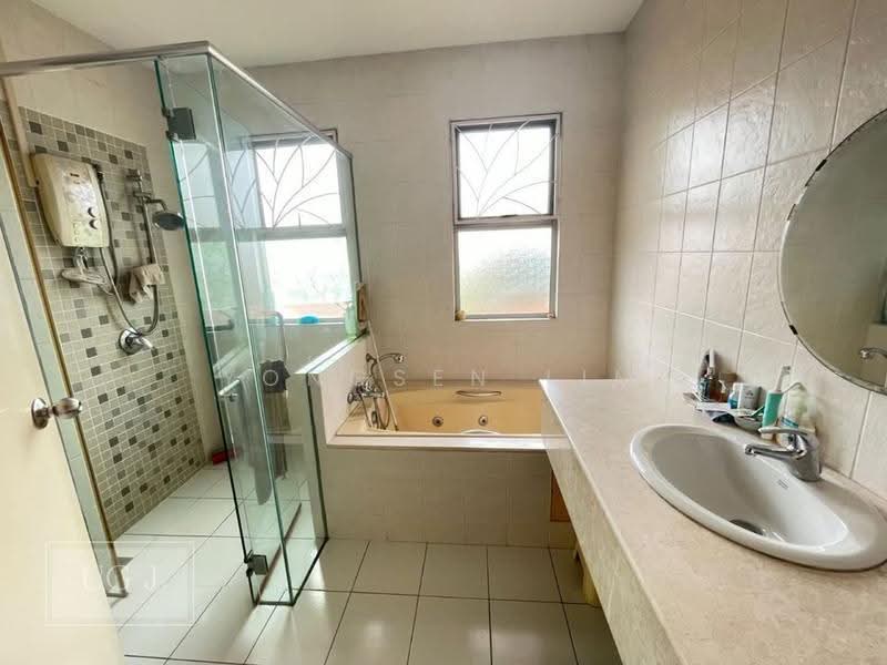 Semi-Detached House for Sale in Ambang Botanic (Klang) - Yongsen Lim - Bathroom - PropertyGuru.com.my