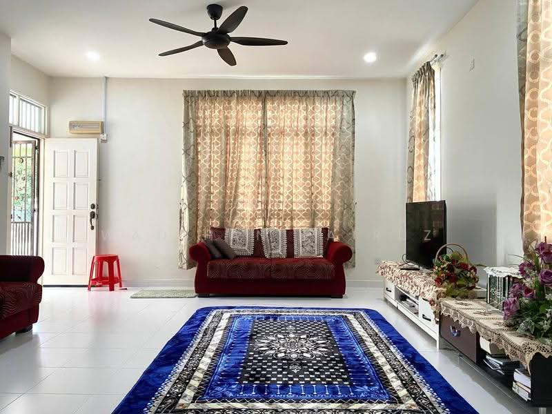 Bungalow House for Sale in Mahkota Hills (Lenggeng) - Wadihan Fairuz - Living Room - PropertyGuru.com.my
