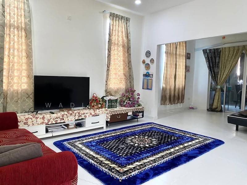 Bungalow House for Sale in Mahkota Hills (Lenggeng) - Wadihan Fairuz - Living Room - PropertyGuru.com.my