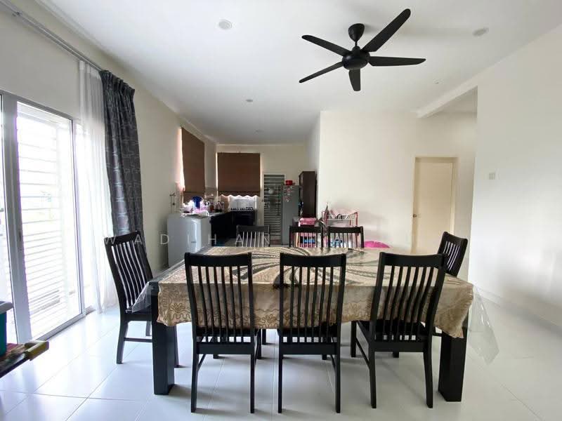 Bungalow House for Sale in Mahkota Hills (Lenggeng) - Wadihan Fairuz - Dining Room - PropertyGuru.com.my