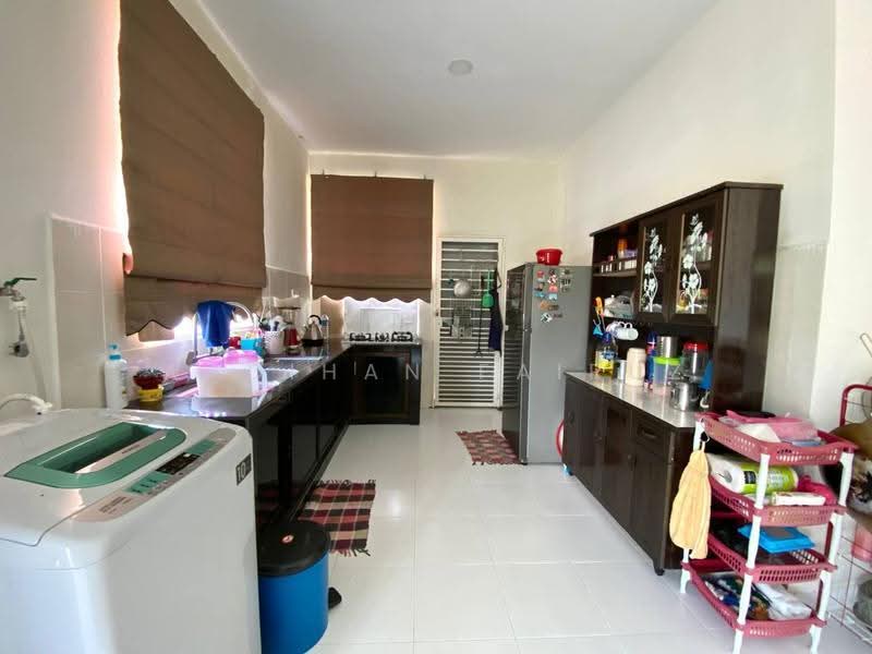 Bungalow House for Sale in Mahkota Hills (Lenggeng) - Wadihan Fairuz - Kitchen - PropertyGuru.com.my