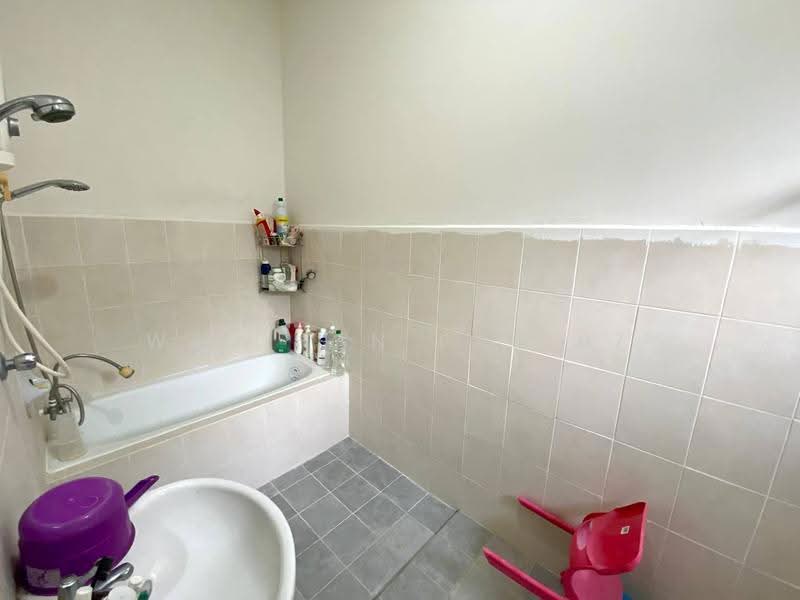 Bungalow House for Sale in Mahkota Hills (Lenggeng) - Wadihan Fairuz - Bathroom - PropertyGuru.com.my