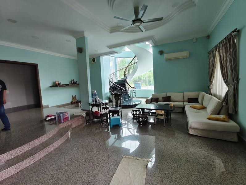 Bungalow House for Sale in Taman Equine (Seri Kembangan) - Kent Tan - Living Room - PropertyGuru.com.my