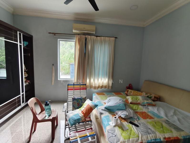 Bungalow House for Sale in Taman Equine (Seri Kembangan) - Kent Tan - Bedroom - PropertyGuru.com.my