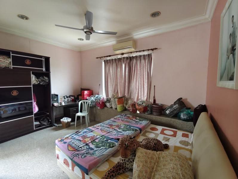 Bungalow House for Sale in Taman Equine (Seri Kembangan) - Kent Tan - Bedroom - PropertyGuru.com.my