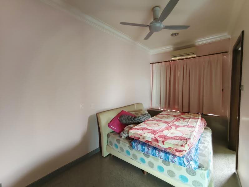 Bungalow House for Sale in Taman Equine (Seri Kembangan) - Kent Tan - Bedroom - PropertyGuru.com.my