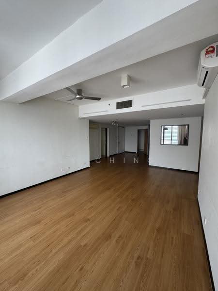 Kediaman Servis untuk Dijual di i-Zen @ Kiara 2 - SK Ching - Living Room - PropertyGuru.com.my