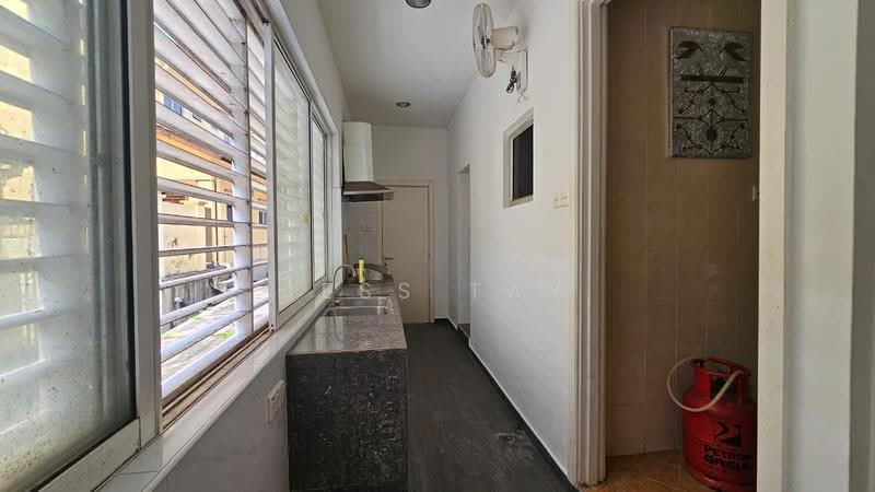 2-storey Terraced House for Rent in Alam Damai (Cheras) - Jess Tay - Kitchen - PropertyGuru.com.my