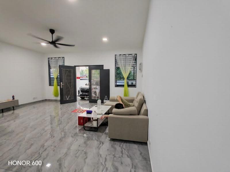 Rumah Teres 1-Tingkat untuk Disewa di Port Dickson (Negeri Sembilan) - Vivian Lee - Living Room - PropertyGuru.com.my