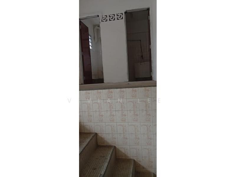 Shop for Sale in Port Dickson (Negeri Sembilan) - Vivian Lee - Bathroom - PropertyGuru.com.my