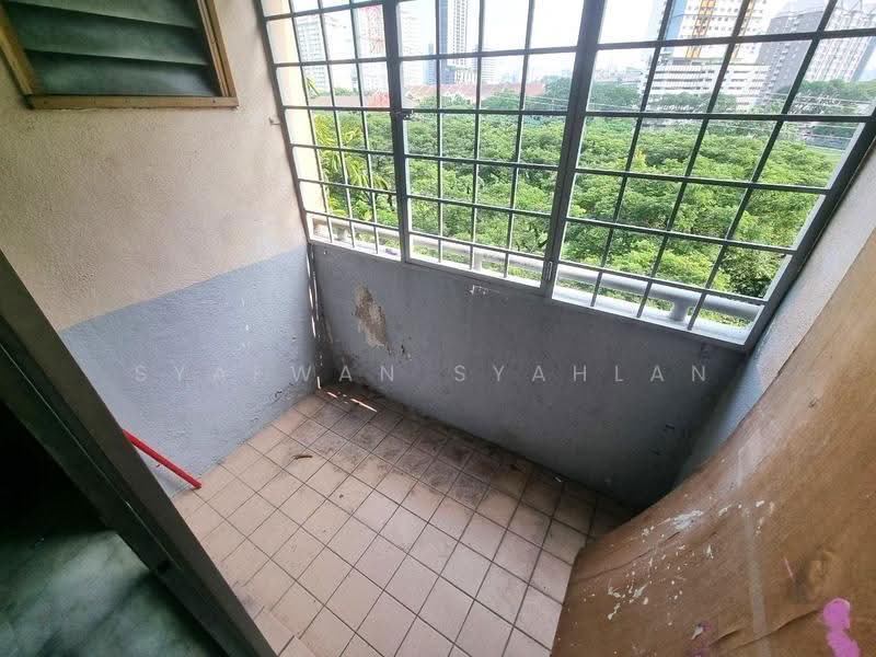Pangsapuri untuk Dijual di Iris Apartment - Syafwan Syahlan - Balcony - PropertyGuru.com.my