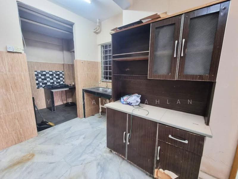 Pangsapuri untuk Dijual di Iris Apartment - Syafwan Syahlan - Kitchen - PropertyGuru.com.my
