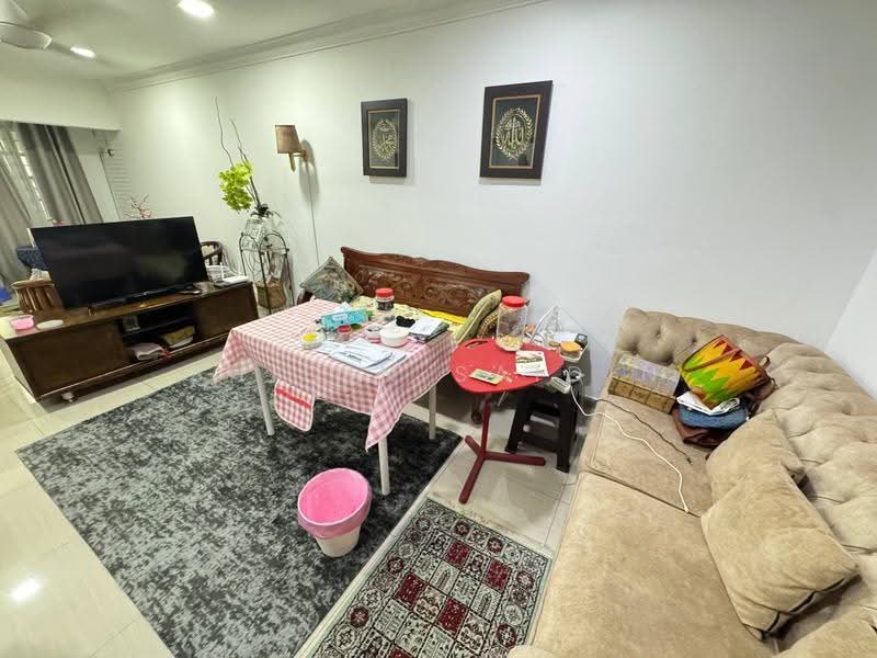 Rumah Teres 1-Tingkat untuk Dijual di Kelana Jaya (Petaling Jaya) - Shiqin Saidin - Living Room - PropertyGuru.com.my