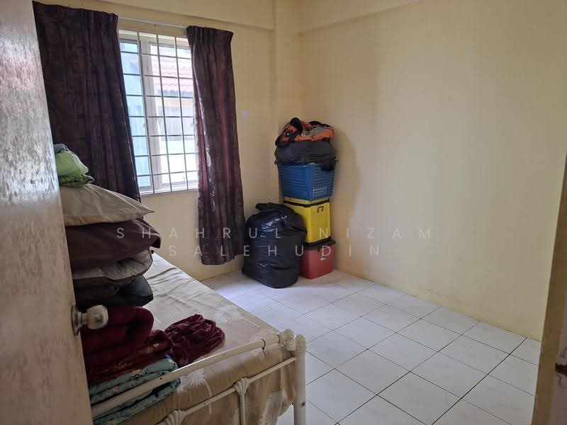 Apartment for Sale at Mawar Apartment - Shahrul Nizam Salehudin - Bedroom - PropertyGuru.com.my