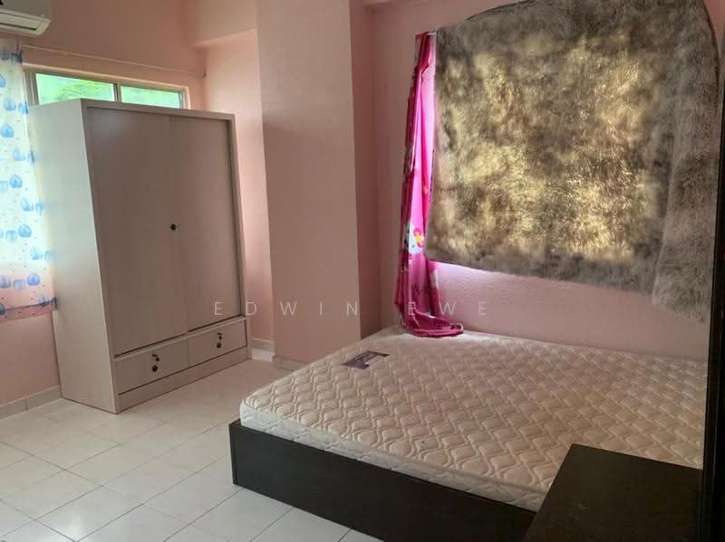 Pangsapuri untuk Disewa di Relau Vista Apartment - Edwin Ewe - Bedroom - PropertyGuru.com.my