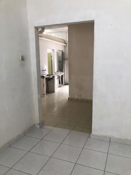 Rumah Teres 1-Tingkat untuk Dijual di Taman Ungku Tun Aminah (Skudai) - Shishi . - Kitchen - PropertyGuru.com.my