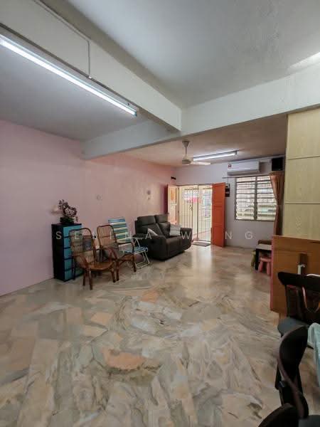 Rumah Teres 2-Tingkat untuk Dijual di Taman Lapangan Permai (Ipoh) - Selina Wong - Living Room - PropertyGuru.com.my