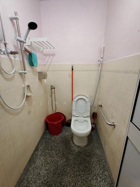 Rumah Teres 2-Tingkat untuk Dijual di Taman Lapangan Permai (Ipoh) - Selina Wong - Bathroom - PropertyGuru.com.my