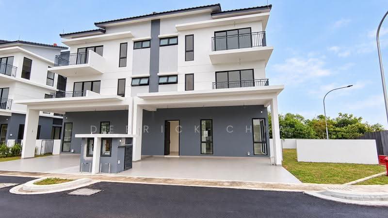 Bungalow House for Sale in Kwasa Damansara (Sungai Buloh) - Derrick Chia - Exterior - PropertyGuru.com.my
