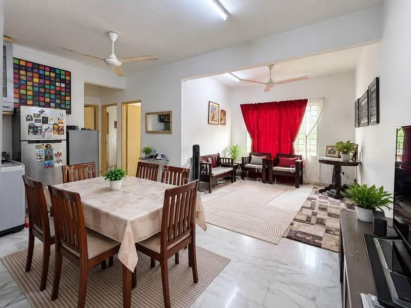 Apartment for Sale at Residensi Warnasari 1 - Mohd Hazlan bin Mohd Sopi - Dining Room - PropertyGuru.com.my