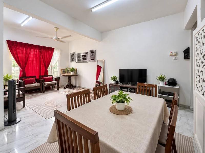 Apartment for Sale at Residensi Warnasari 1 - Mohd Hazlan bin Mohd Sopi - Living Room - PropertyGuru.com.my