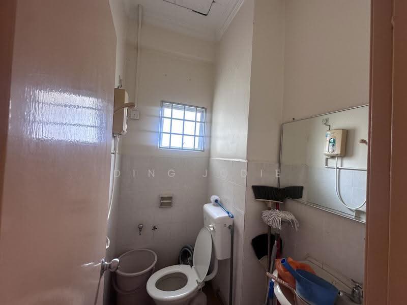Kondominium untuk Dijual di Tasek Mewah - Ding Jodie - Bathroom - PropertyGuru.com.my