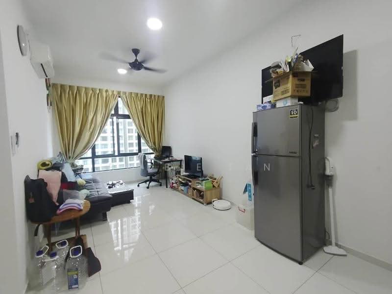 Kediaman Servis untuk Dijual di D'Summit Residences - Robbie Tan - Living Room - PropertyGuru.com.my