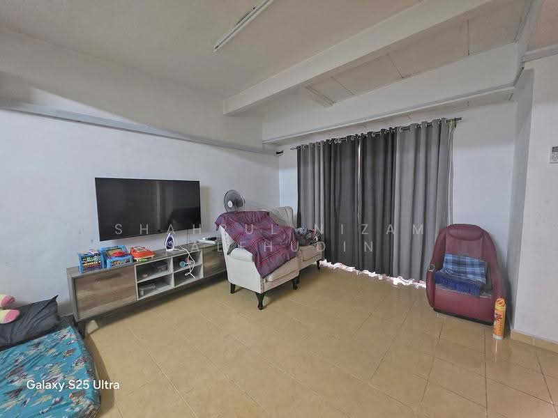 Rumah Teres 2-Tingkat untuk Dijual di Bandar Baru Bangi (Selangor) - Shahrul Nizam Salehudin - Living Room - PropertyGuru.com.my