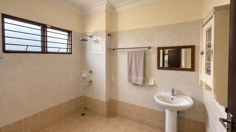 Rumah Berkembar untuk Dijual di Alam Sutera (Bukit Jalil) - Lewis Tam - Bathroom - PropertyGuru.com.my