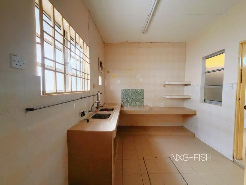2-storey Terraced House for Sale in Bandar Bukit Tinggi (Klang) - Fish Heng - Kitchen - PropertyGuru.com.my