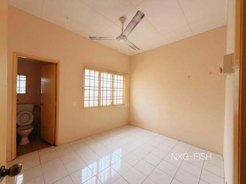 2-storey Terraced House for Sale in Bandar Bukit Tinggi (Klang) - Fish Heng - Bathroom - PropertyGuru.com.my