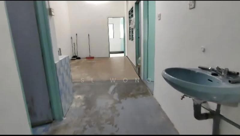 Rumah Teres 1-Tingkat untuk Dijual di Taman Bukit Kuchai (Bandar Kinrara) - SL Wong - Corridor - PropertyGuru.com.my