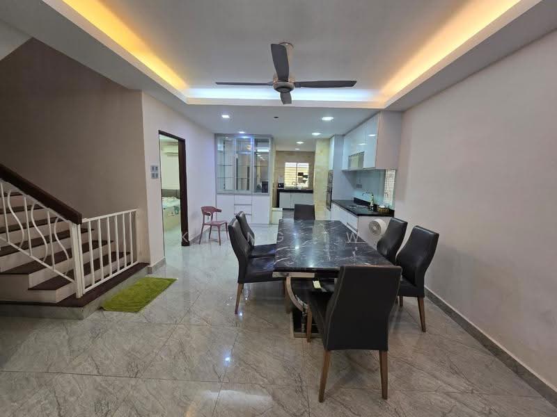 Rumah Teres 2-Tingkat untuk Disewa di Taman Bukit Maluri (Kepong) - Kiing TW - Dining Room - PropertyGuru.com.my