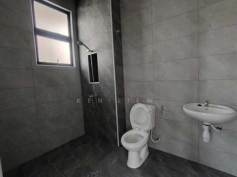 Rumah Kluster untuk Disewa di Taman Pulai Bestari (Skudai) - Ken Liew - Bathroom - PropertyGuru.com.my