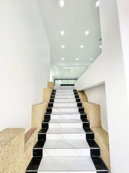 Rumah Banglo untuk Dijual di Taman Setiawangsa (Setiawangsa) - Sue Arifin - Entrance - PropertyGuru.com.my