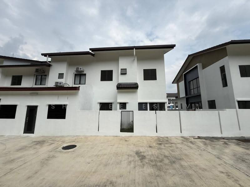 2-storey Terraced House for Rent in Rawang (Selangor) - Sharveenesh V - Exterior - PropertyGuru.com.my