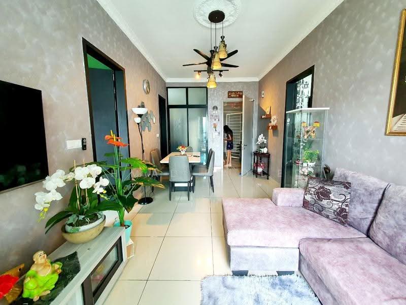 Kediaman Servis untuk Dijual di The Nest @ Genting Klang - Ahmad Fadlee - Living Room - PropertyGuru.com.my