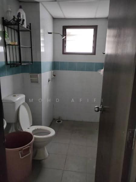 Apartment for Sale at Pangsapuri Indahria - Mohd Afifi - Bathroom - PropertyGuru.com.my