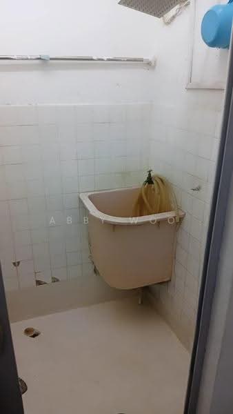Flat for Rent at Pangsapuri Pelangi - Abby Woo - Bathroom - PropertyGuru.com.my
