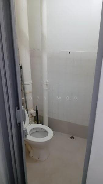 Flat for Rent at Pangsapuri Pelangi - Abby Woo - Bathroom - PropertyGuru.com.my