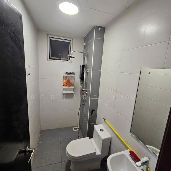 Pangsapuri untuk Dijual di Twin Danga Residence - Bernard Lim - Bathroom - PropertyGuru.com.my