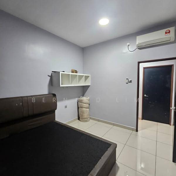 Pangsapuri untuk Dijual di Twin Danga Residence - Bernard Lim - Bedroom - PropertyGuru.com.my