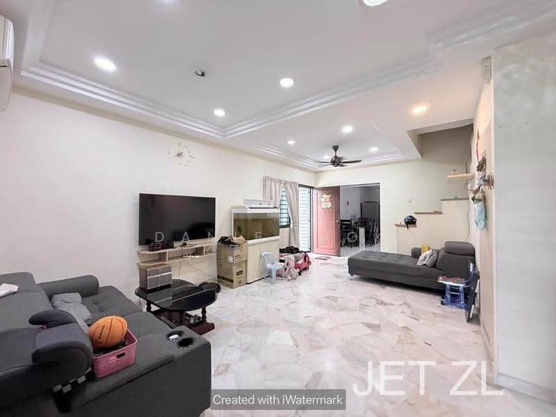 Rumah Teres 2-Tingkat untuk Dijual di Taman Sri Andalas (Klang) - Daniel Kok - Living Room - PropertyGuru.com.my