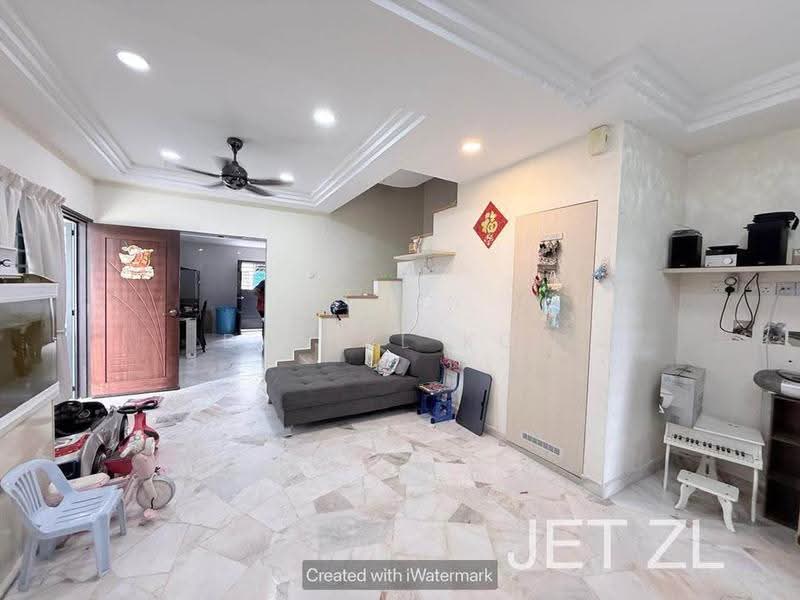 Rumah Teres 2-Tingkat untuk Dijual di Taman Sri Andalas (Klang) - Daniel Kok - Living Room - PropertyGuru.com.my