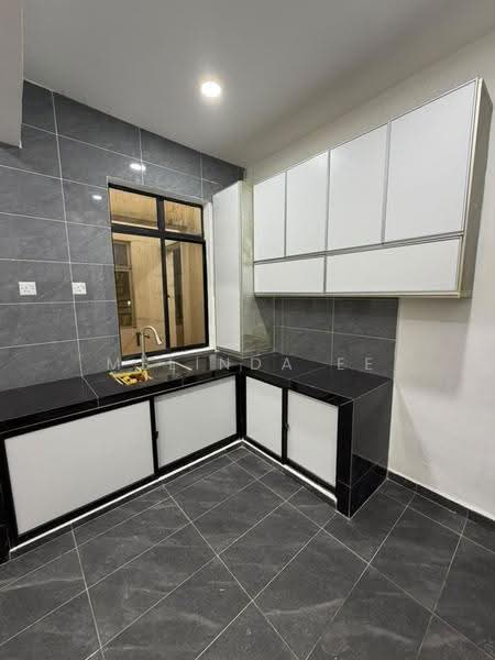 Rumah Flat untuk Dijual di Bandar Selesa Jaya - Melinda Ee - Kitchen - PropertyGuru.com.my